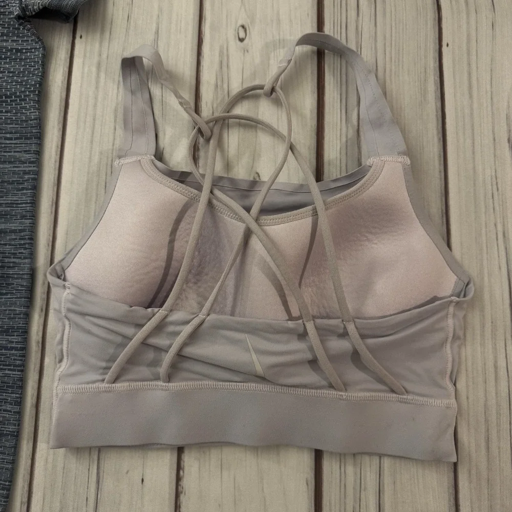 Nike Dri-Fit Athletic T-Shirt & Light Support Sports Bra Set XS Workout‎ Active